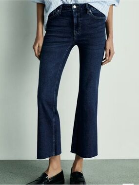 NWOT Mango Sienna Dark Wash Cropped Flare Jeans